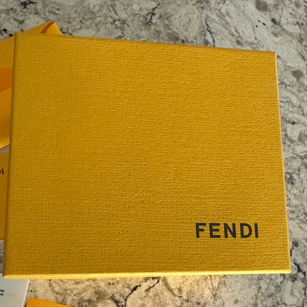 Fendi Silver Bracelet Watch with Dark Dial - Picture 5 of 14